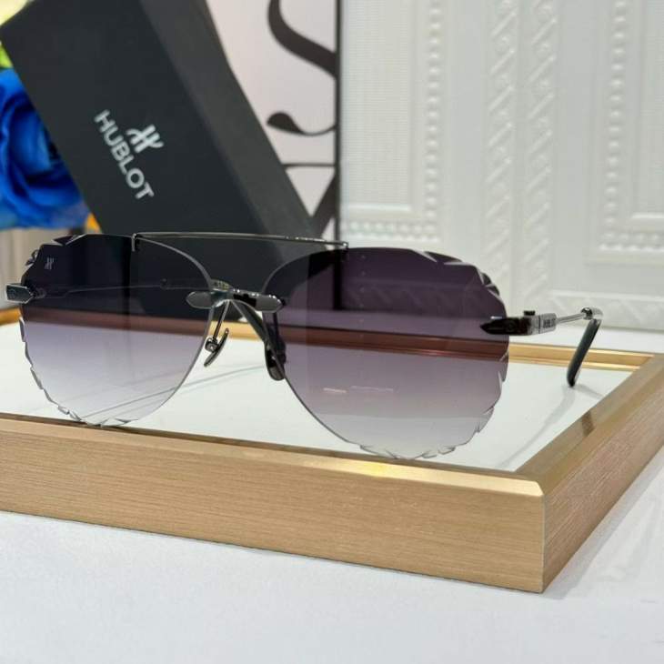 Picture of Hublot Sunglasses _SKUfw71164348fw